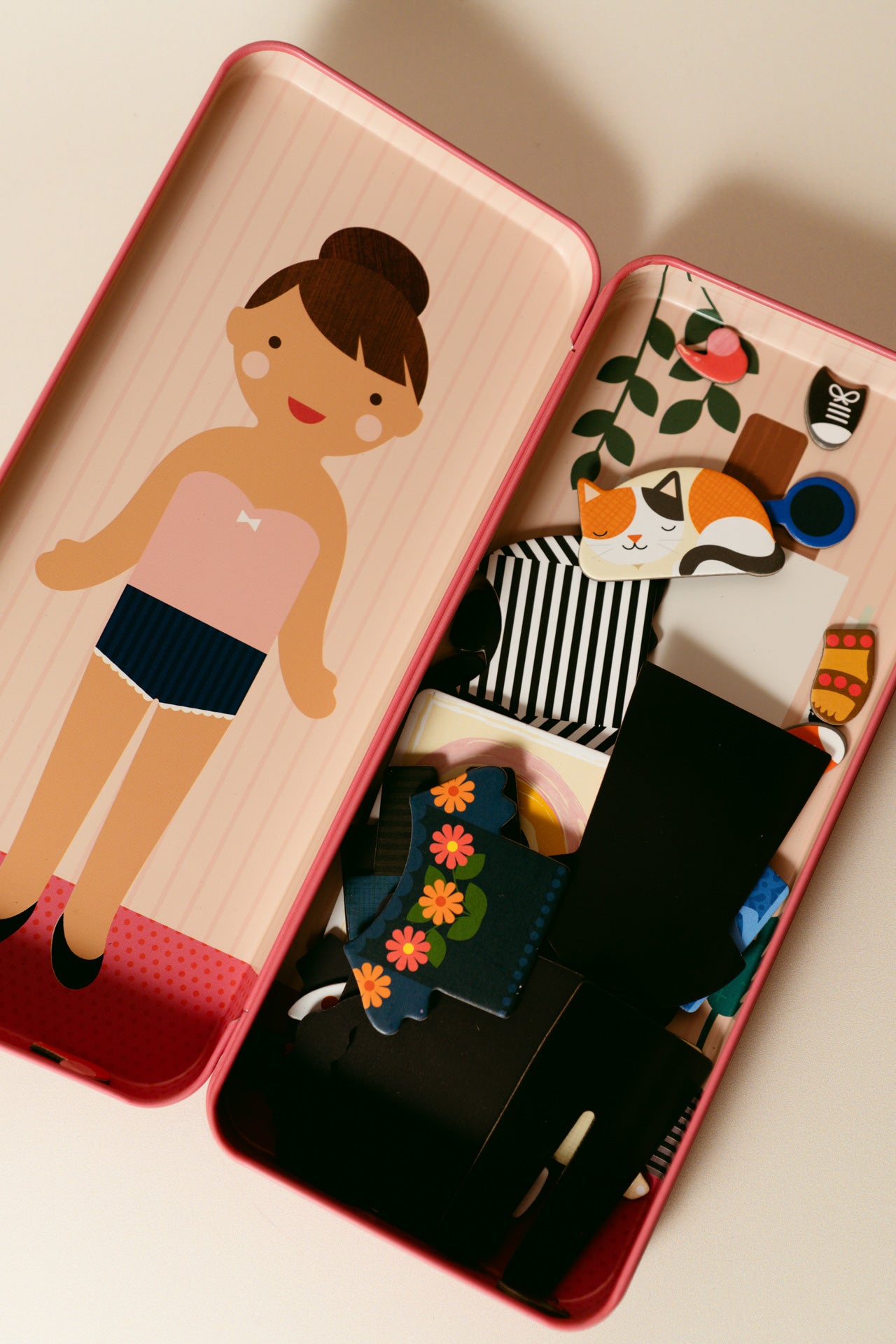 Petit Collage - Magnetic Dress Up